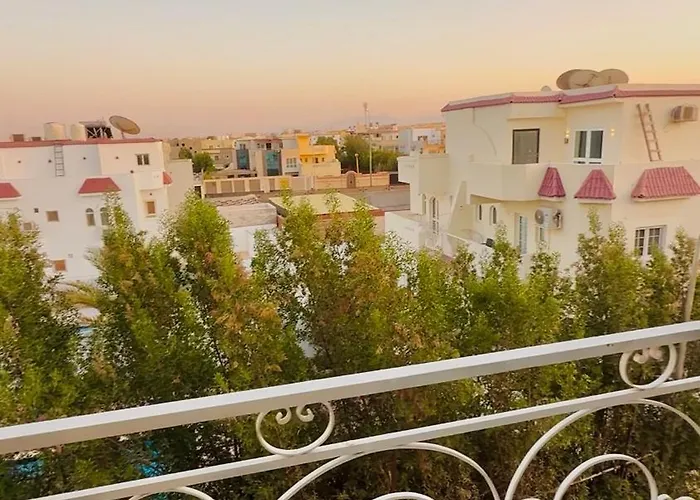 Two-bedroom For Rent In Hub Compound *