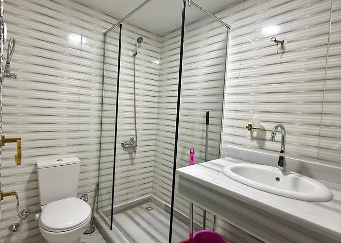 Two-bedroom For Rent In Hub Compound Apartment *